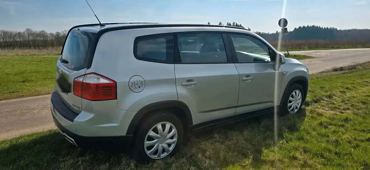 Gebraucht Chevrolet Orlando LT 140 PS (102 kW) 2012 Silber Van / Kleinbus
