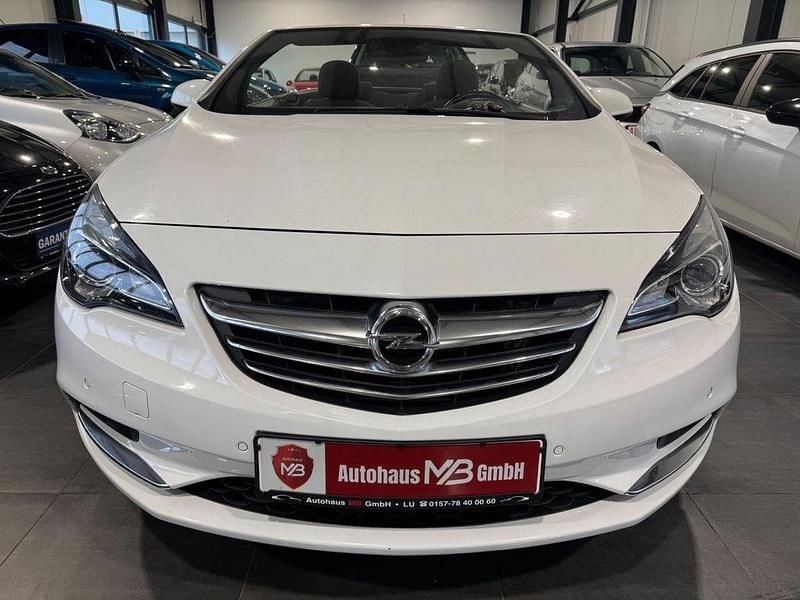Gebraucht Opel Cascada Edition 140 PS (102 kW) 2016 Weiß Cabrio