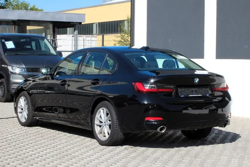 Gebraucht BMW 318 156 PS (114 kW) 2024 Schwarz Limousine