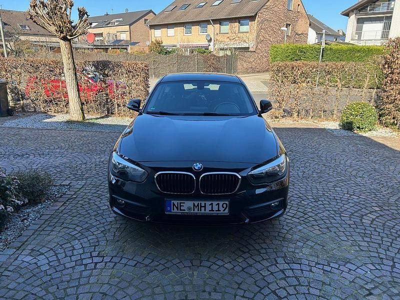 Gebraucht BMW 116 109 PS (80 kW) 2015 Schwarz Kleinwagen