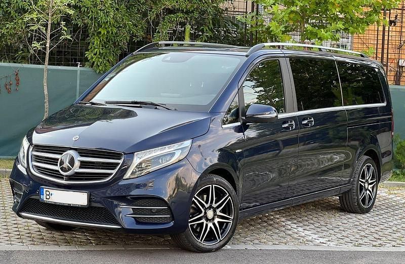 Blau Gebraucht 2018 Mercedes V250 Van / Kleinbus | 48.850 € (Etwas zu teuer) - Bild 1/4