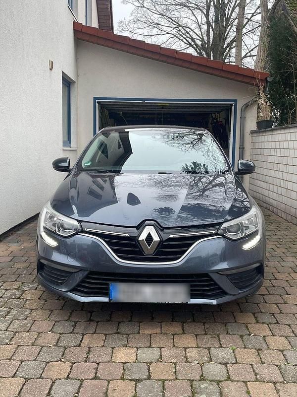 Grau Gebraucht 2017 Renault Mégane GrandTour Life Kombi | 7.100 € (Fairer Preis) - Bild 1/4