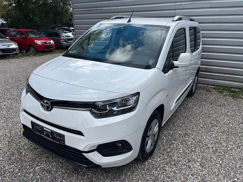 Gebraucht Toyota Proace Verso City 131 PS (96 kW) 2021 Weiß Kombi