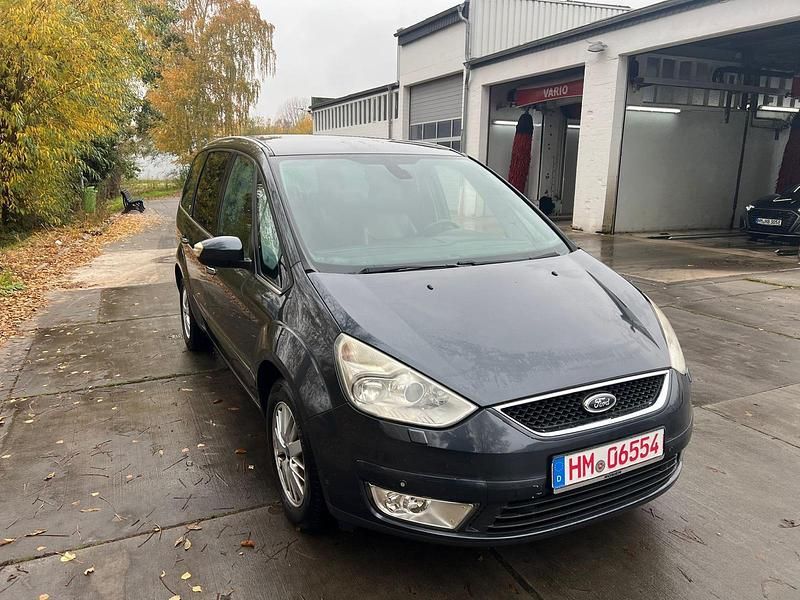 Grau Gebraucht 2006 Ford Galaxy Van / Kleinbus | 3.500 € (Etwas zu teuer) - Bild 1/4