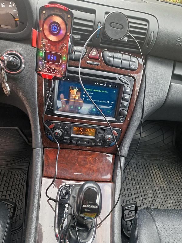 Silber Gebraucht 2000 Mercedes 240 Limousine | 4.250 € (Fairer Preis) - Bild 1/4