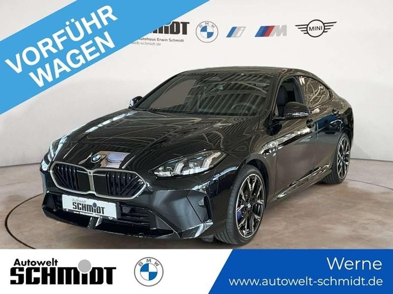 Black saphire metallic Neu 2025 BMW 214 M Sport Coupé | 42.890 € - Bild 1/4