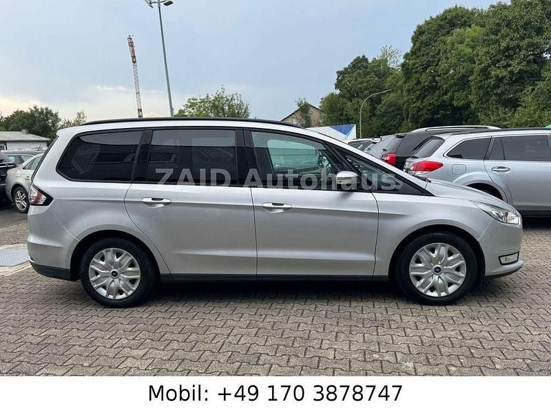 Gebraucht Ford Galaxy Trend 150 PS (110 kW) 2016 Silber Van / Kleinbus