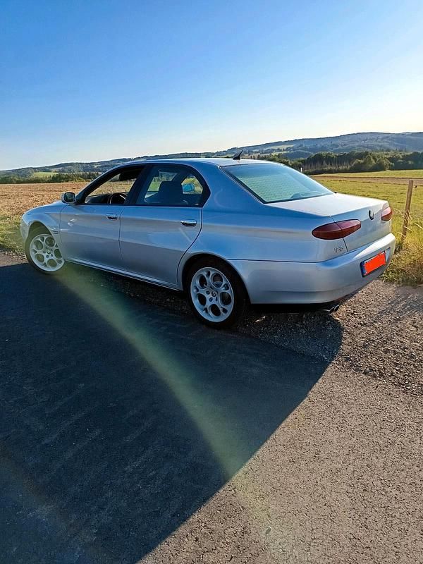 Silber Gebraucht 2002 Alfa Romeo 166 Limousine | 3.300 € (Fairer Preis) - Bild 1/4