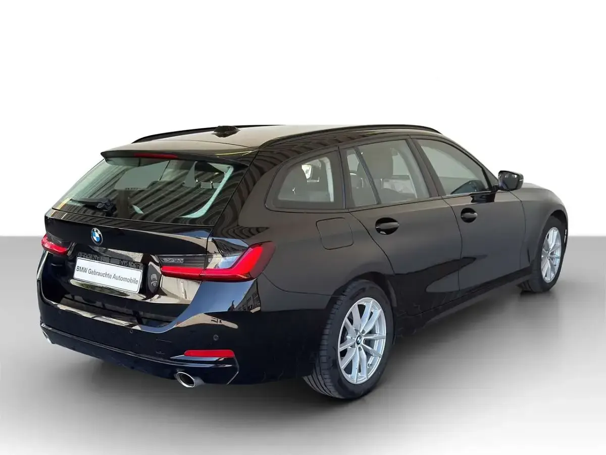Gebraucht BMW 318 156 PS (114 kW) 2023 Schwarz Kombi