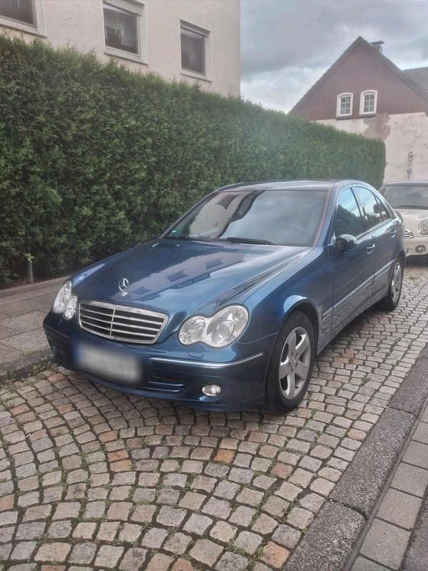Blau Gebraucht 2007 Mercedes C220 Limousine | 6.500 € (Etwas zu teuer) - Bild 1/4
