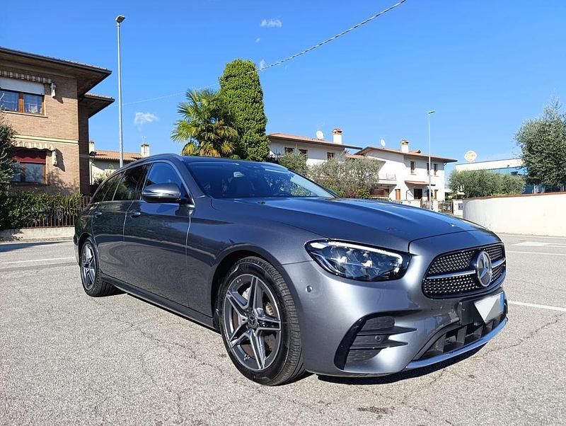 Gebraucht Mercedes E220 Premium 200 PS (147 kW) 2022 Grau Limousine