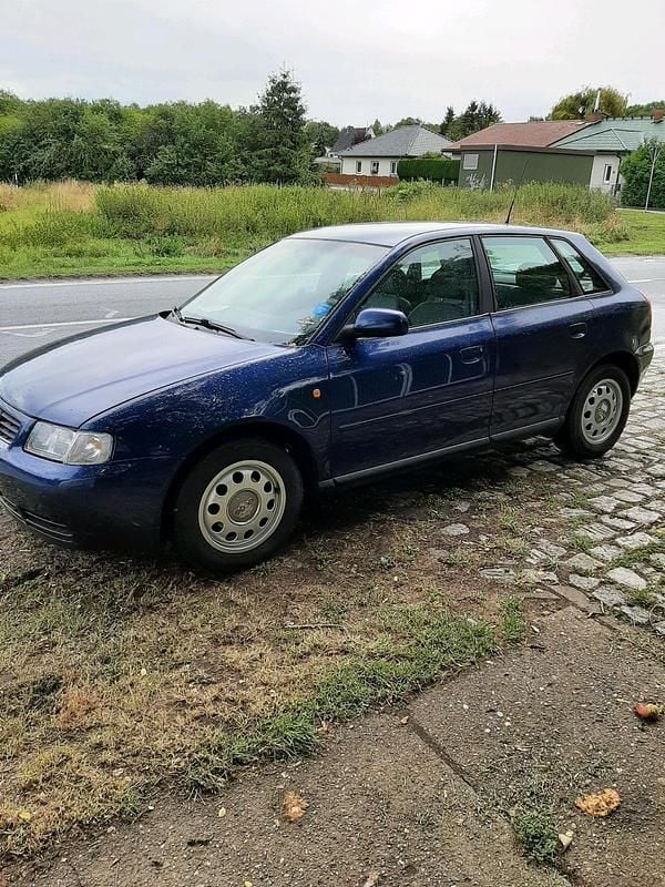 Blau Gebraucht 1999 Audi A3 Limousine | 850 € (Guter Preis) - Bild 1/4