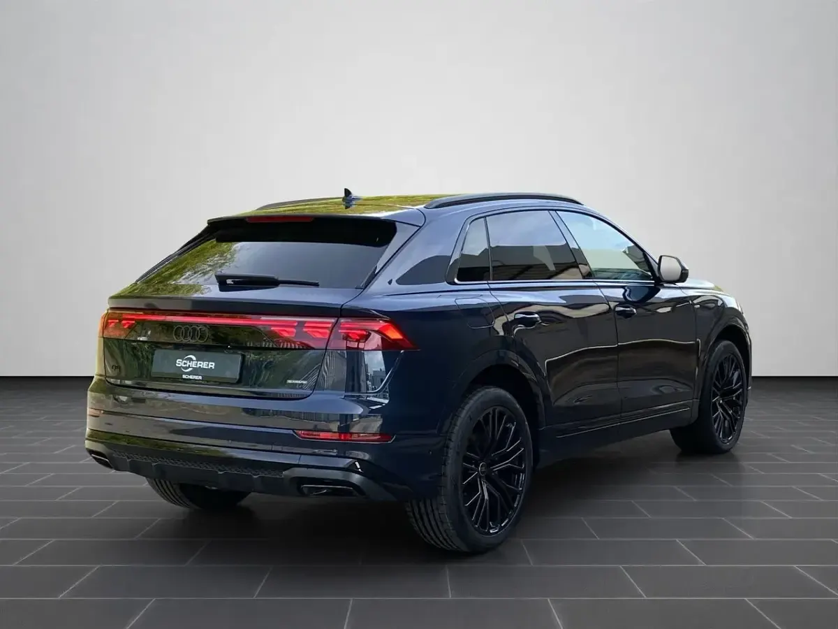 Neu Audi Q8 Design 286 PS (210 kW) 2026 Waitomoblau metallic (metallic) SUV
