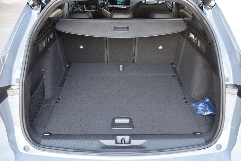 Neu Opel Astra 131 PS (96 kW) 2025 Grau Kombi