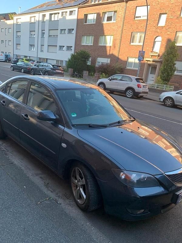 Silber Gebraucht 2006 Mazda 3 Limousine | 4.350 € (Etwas zu teuer) - Bild 1/4