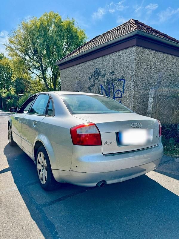 Gebraucht Audi A4 102 PS (75 kW) 2004 Silber Limousine