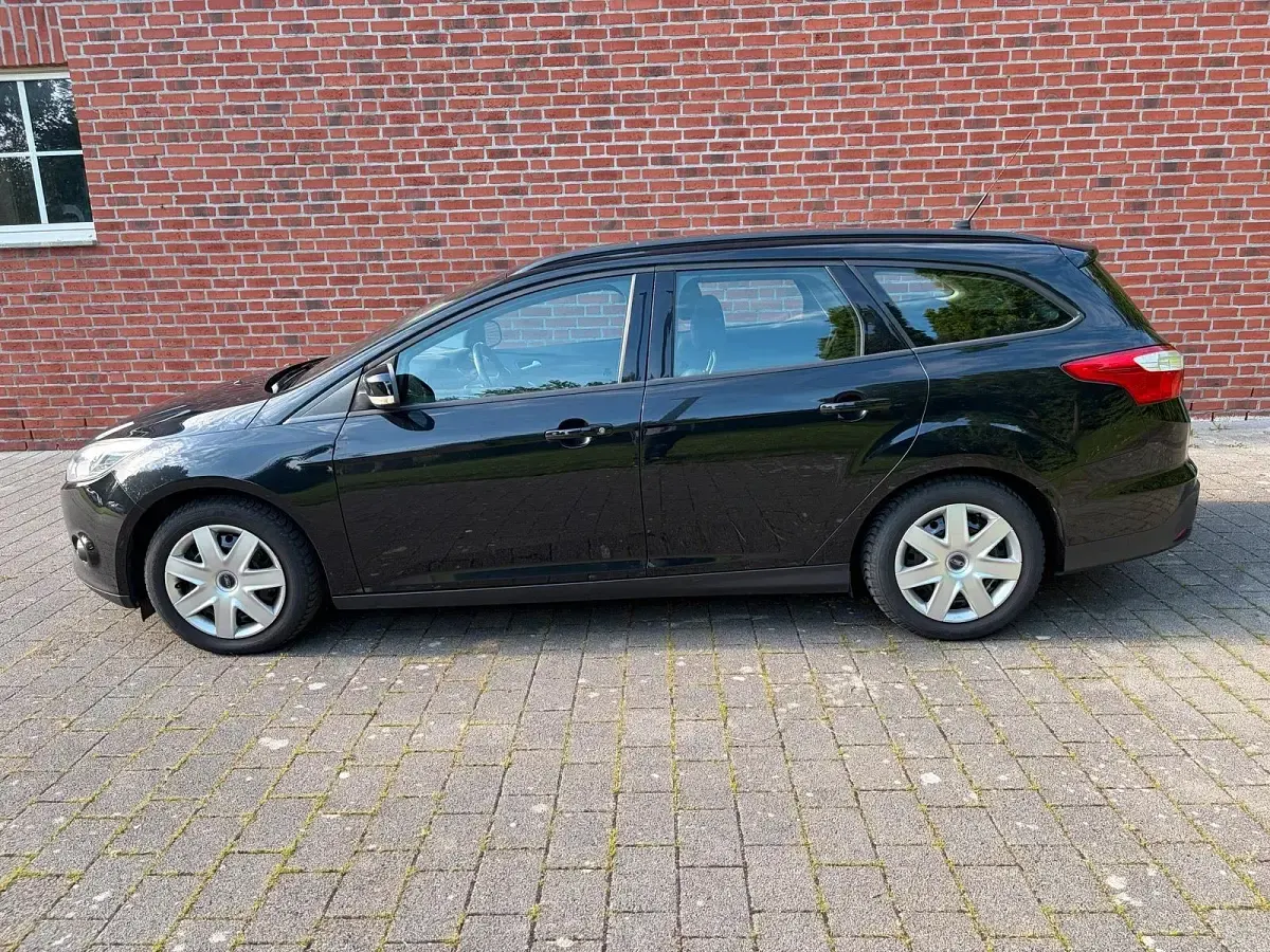 Gebraucht Ford Focus SYNC Edition 101 PS (74 kW) 2013 Schwarz Kombi