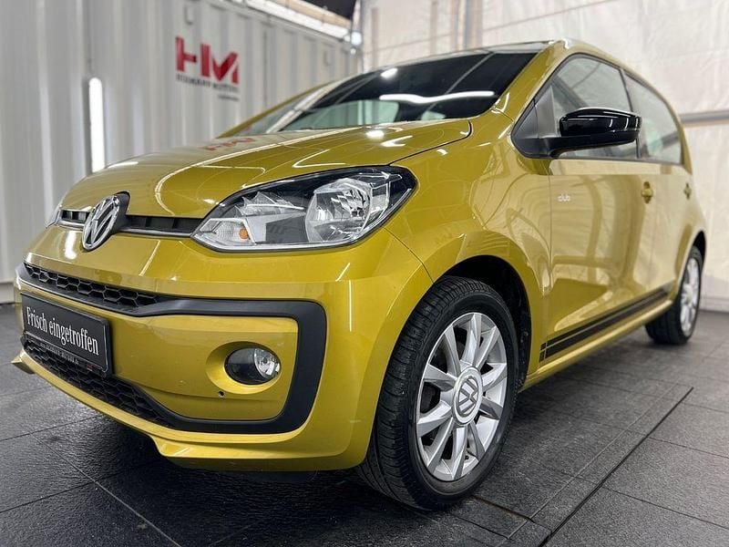 Gelb Gebraucht 2017 VW up! CLUB Kleinwagen | 8.888 € (Guter Preis) - Bild 1/4