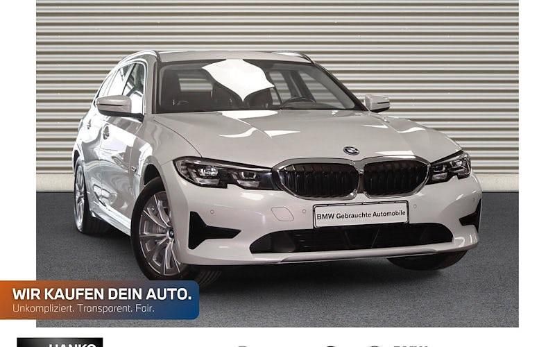 Gebraucht BMW 330e Advantage 292 PS (214 kW) 2022 Weiß Kombi