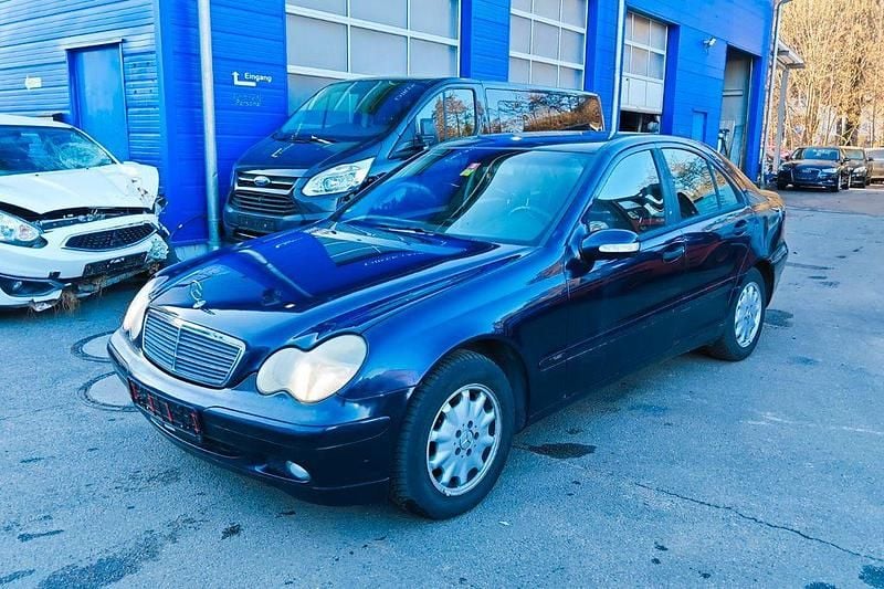 Gebraucht Mercedes C180 Classic 129 PS (94 kW) 2001 Schwarz Limousine