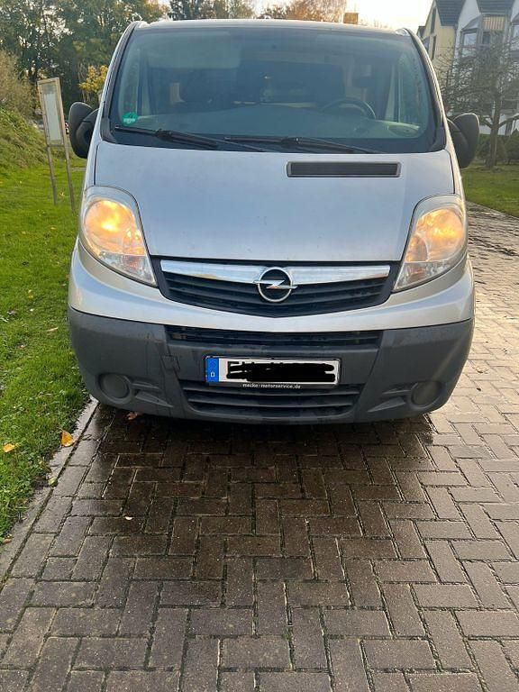 Silber Gebraucht 2011 Opel Vivaro Van | 3.990 € (Fairer Preis) - Bild 1/4