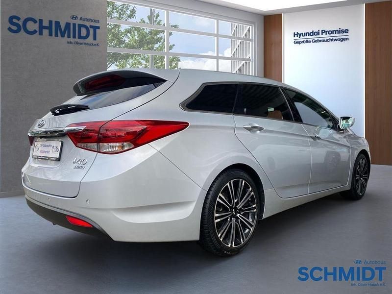 Gebraucht Hyundai i40 Premium 141 PS (103 kW) 2016 Silber Kombi