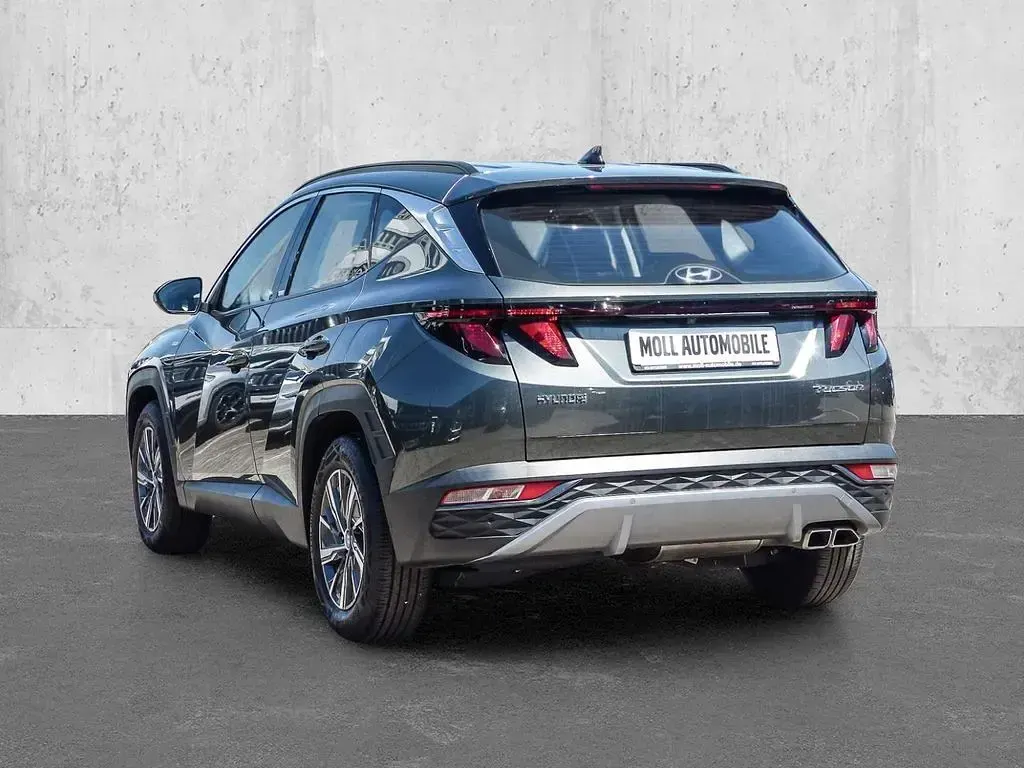 Gebraucht Hyundai Tucson Select 136 PS (100 kW) 2022 Grau SUV