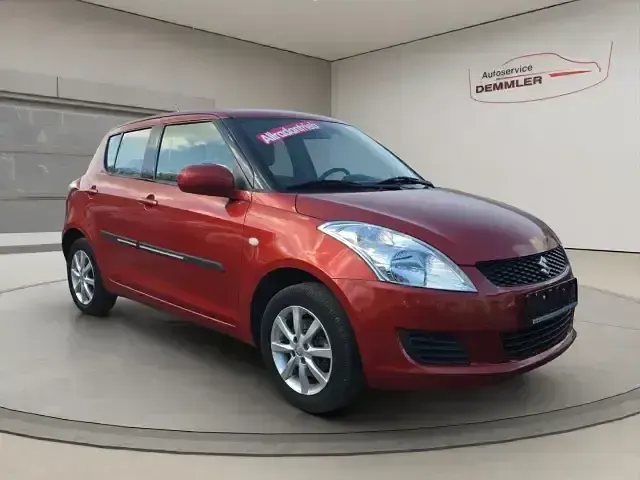 Gebraucht Suzuki Swift Club 94 PS (69 kW) 2012 Orange Kleinwagen