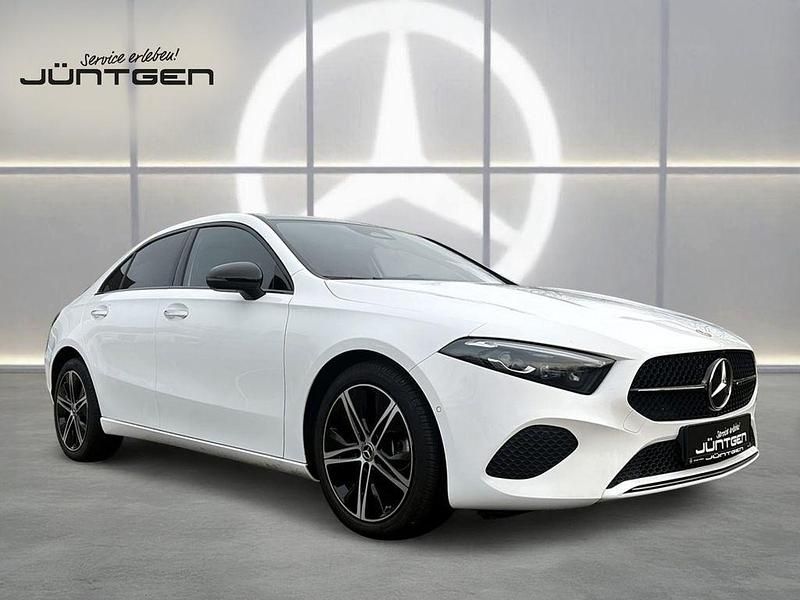 Gebraucht Mercedes A250 Progressive 224 PS (164 kW) 2024 Weiß Limousine