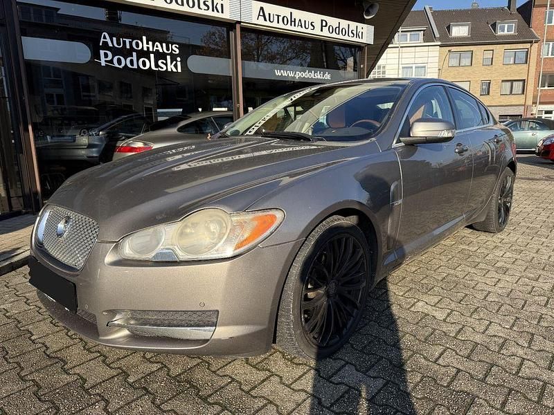 Grau Gebraucht 2008 Jaguar XF Premium Luxury Limousine | 7.990 € (Guter Preis) - Bild 1/4