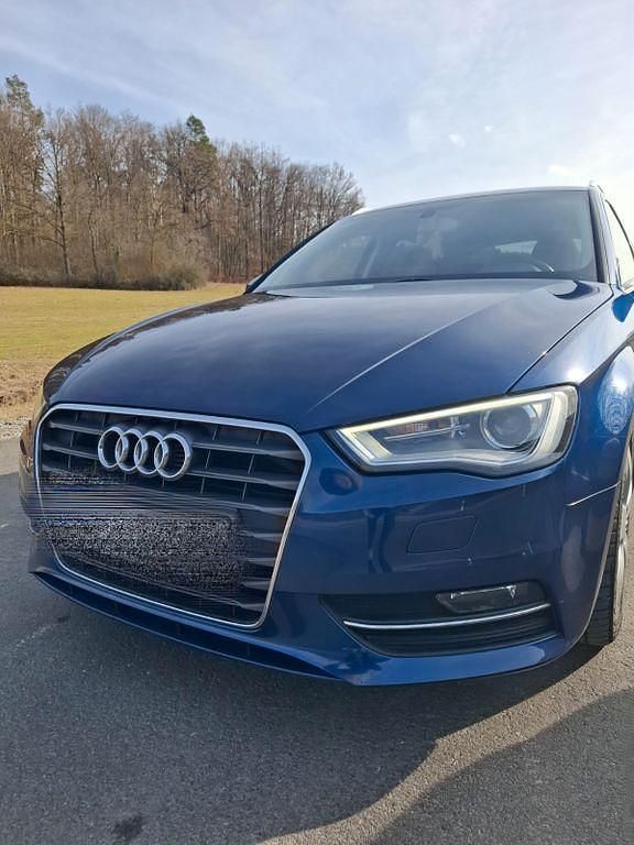 Gebraucht Audi A3 Ambition 122 PS (89 kW) 2014 Blau Limousine