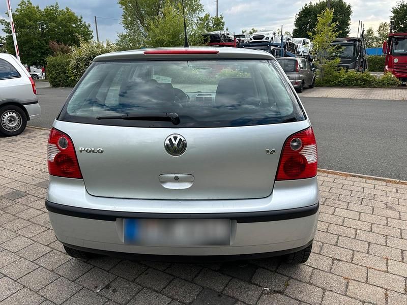 Gebraucht VW Polo 75 PS (55 kW) 2002 Grau Limousine