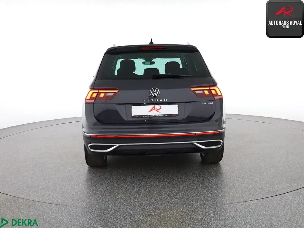 Gebraucht VW Tiguan Elegance 245 PS (180 kW) 2022 Grau SUV