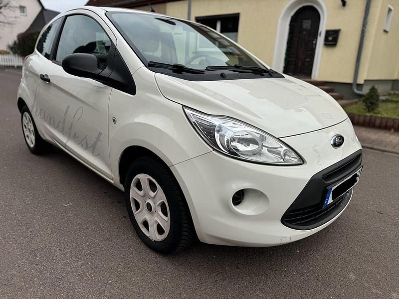 Gebraucht Ford Ka 69 PS (50 kW) 2012 Weiß Kleinwagen