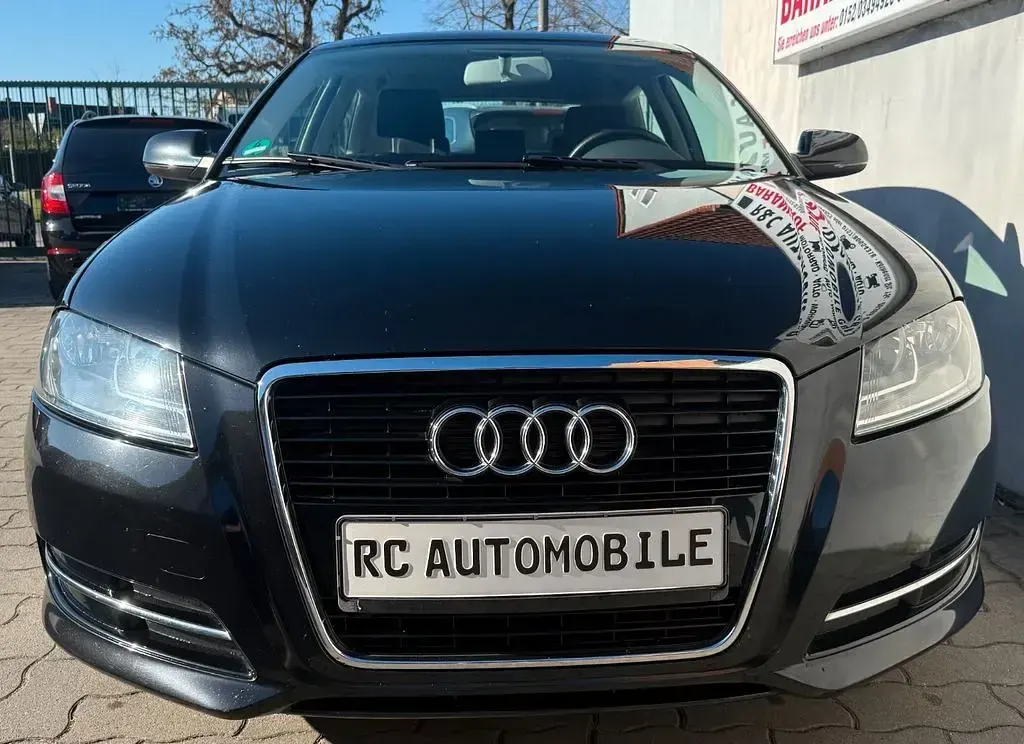 Używany Audi A3 Attraction 102 KM (75 kW) 2010 Czarny Hatchback