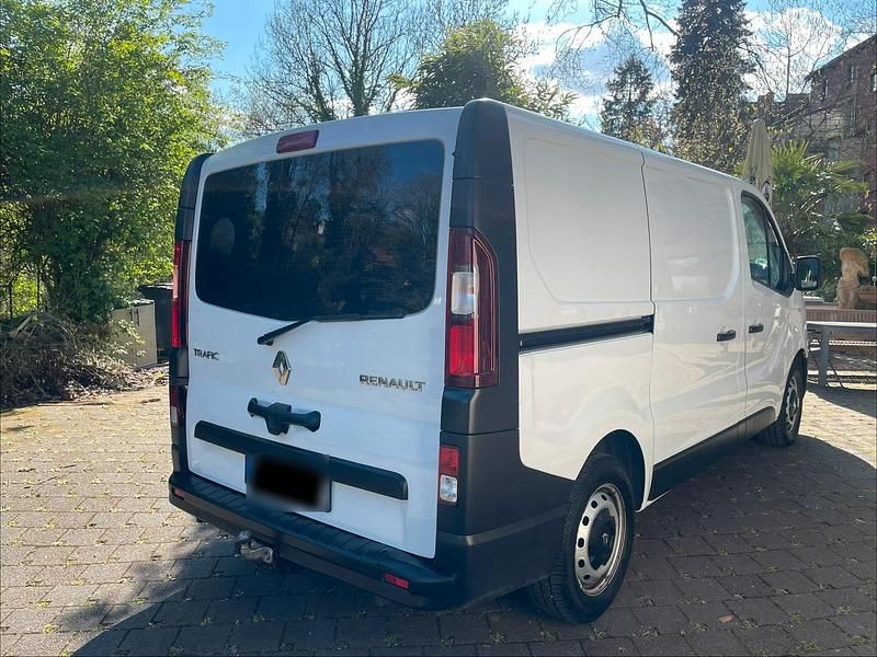 Gebraucht Renault Trafic 121 PS (88 kW) 2019 Weiß Van / Kleinbus