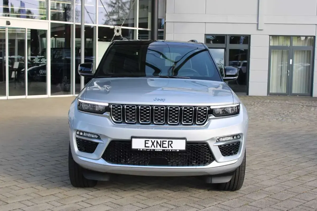 Gebraucht Jeep Grand Cherokee Summit 381 PS (280 kW) 2025 Silver zynith SUV