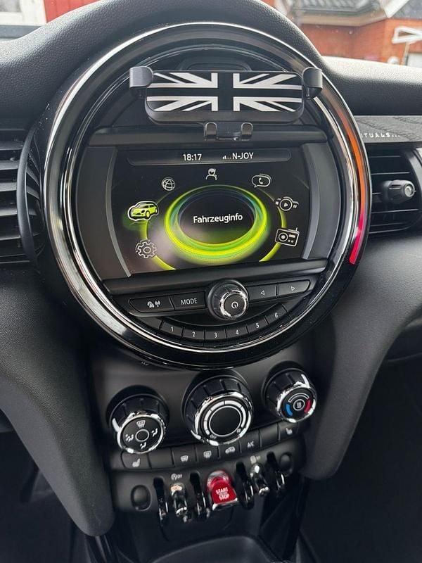 Second-hand Mini ONE 102 CP (75 kW) 2018 Negru Hatchback