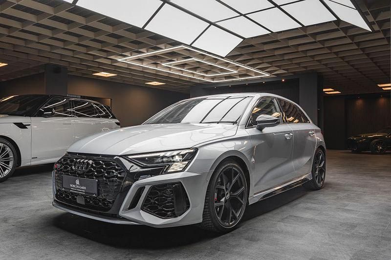 Silber Gebraucht 2023 Audi RS3 Sport Limousine | 53.000 € (Superpreis) - Bild 1/4