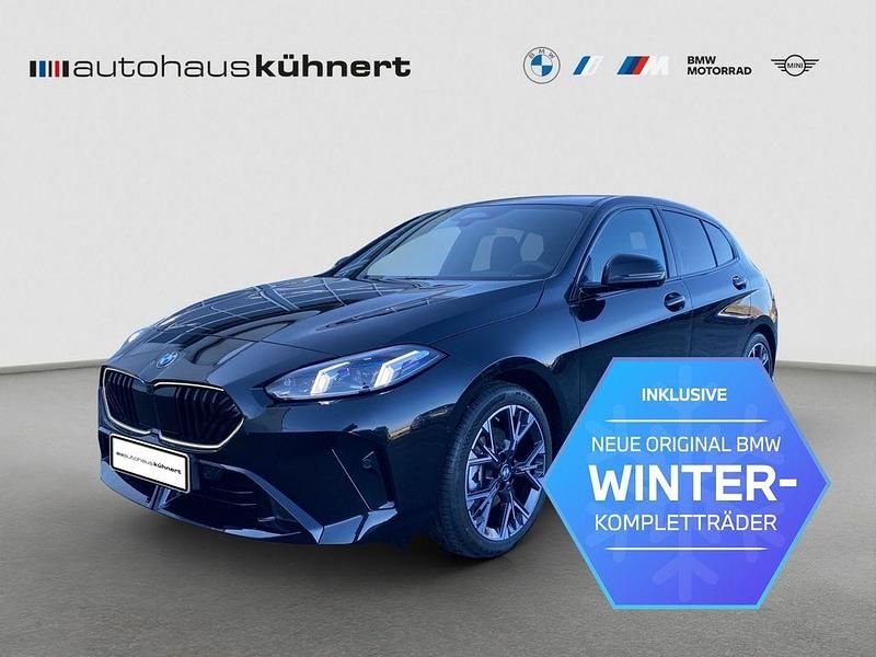 Saphirschwarz metallic Gebraucht 2025 BMW 120 M Sport Kleinwagen | 39.385 € - Bild 1/4