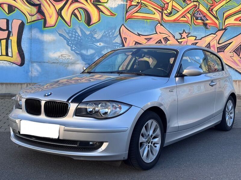 Silber Gebraucht 2009 BMW 116 Kleinwagen | 4.599 € (Guter Preis) - Bild 1/4