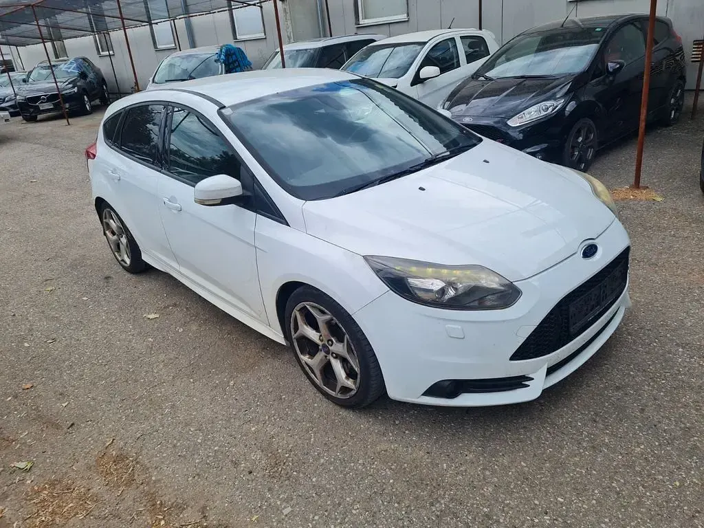 Gebraucht Ford Focus Sport 250 PS (183 kW) 2014 Weiß Limousine
