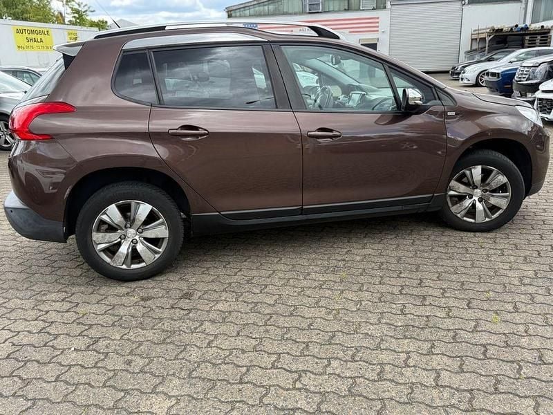Lackierung braun makaha/metall Gebraucht 2015 Peugeot 2008 Style SUV | 5.788 € (Superpreis) - Bild 1/4