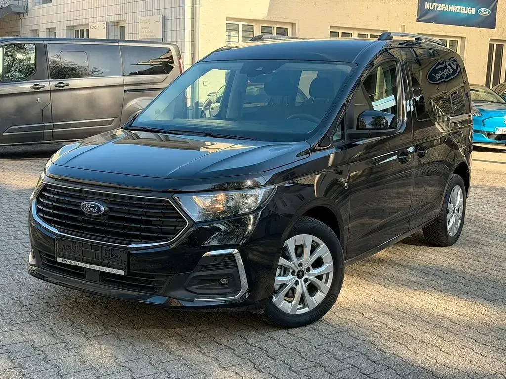 Neu Ford Tourneo Connect Titanium 122 PS (89 kW) 2026 Schwarz Van / Kleinbus
