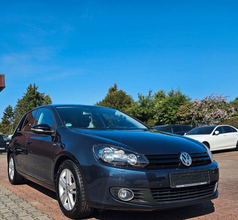Blau Gebraucht 2012 VW Golf VI Match Limousine | 6.890 € (Fairer Preis) - Bild 1/4