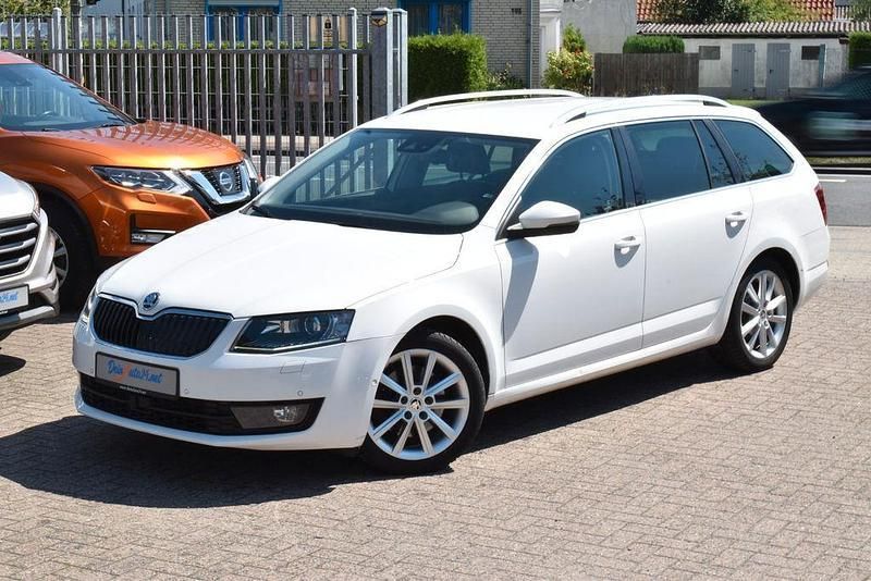 Weiß Gebraucht 2014 Skoda Octavia Elegance Kombi | 7.390 € (Guter Preis) - Bild 1/4