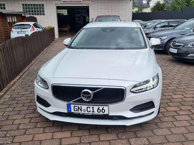 Gebraucht Volvo V90 Momentum 190 PS (139 kW) 2016 Crystal white / metallic Kombi