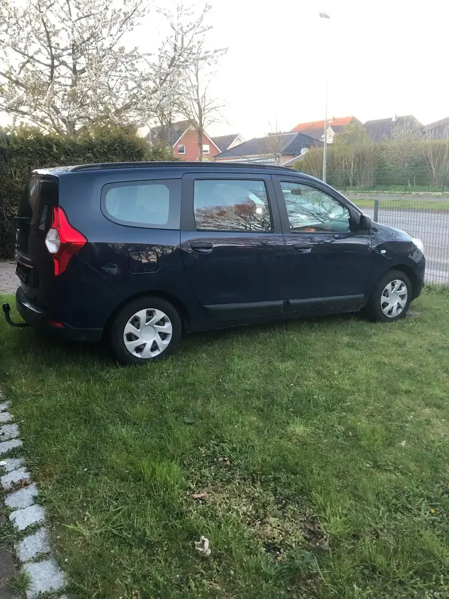 Gebraucht Dacia Lodgy 102 PS (75 kW) 2018 Blau Van / Kleinbus
