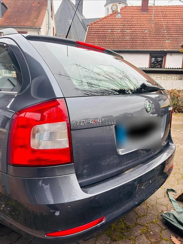 Gebraucht Skoda Octavia 2010 Grau Kombi