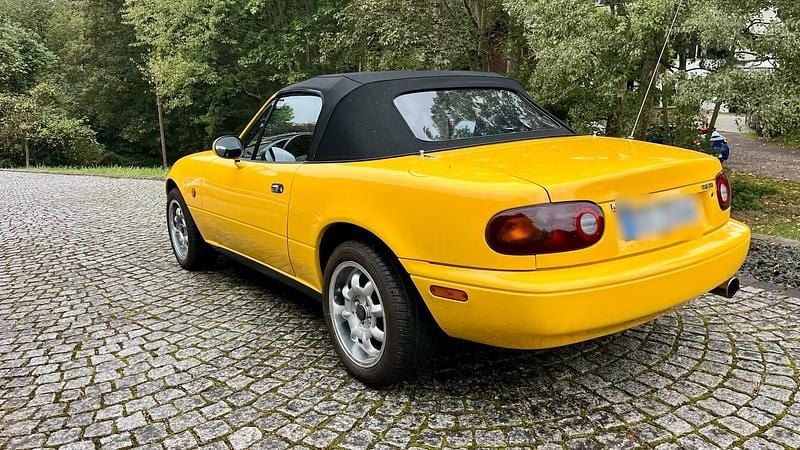 Gebraucht Mazda MX5 115 PS (84 kW) 1992 Gelb Cabrio